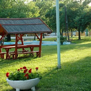 Szegedi Partfürdő és Szeged